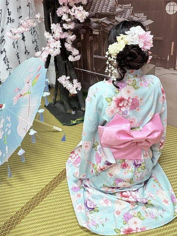 Traditional Japanese Kimono St - огляд і ціна Photography Young