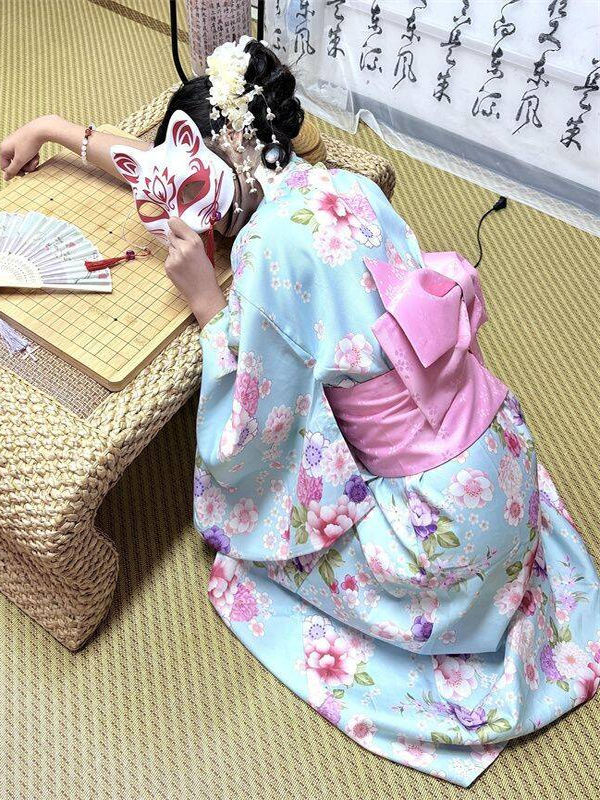 Traditional Japanese Kimono St - огляд і ціна Photography Young